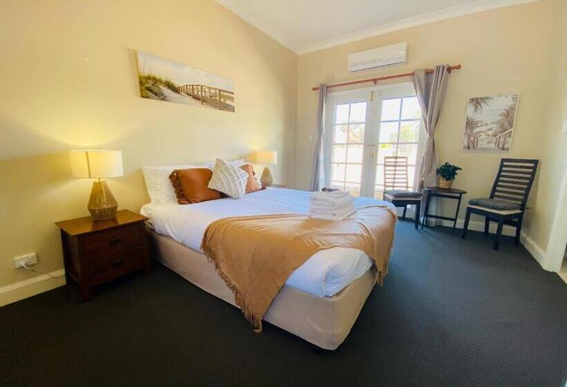 Номер Стандарт, Settlers House York