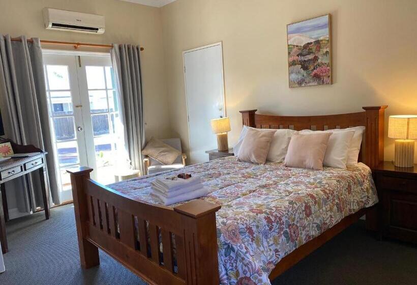 Номер Стандарт, Settlers House York