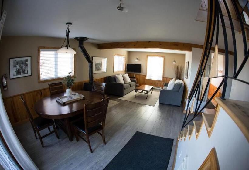 샬레, Le Montagnard – Auberge/hôtel & Chalets