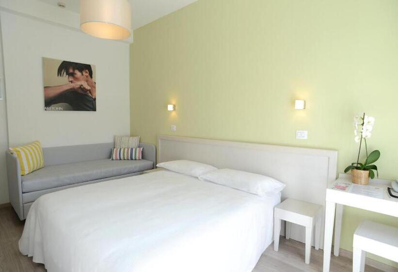 Quarto Triplo Estandar com Sacada, Maree