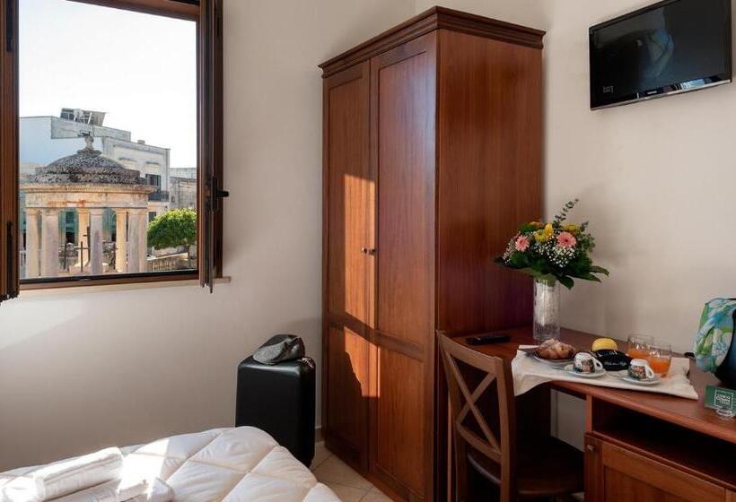 Номер Стандарт, Relais Casina Copini