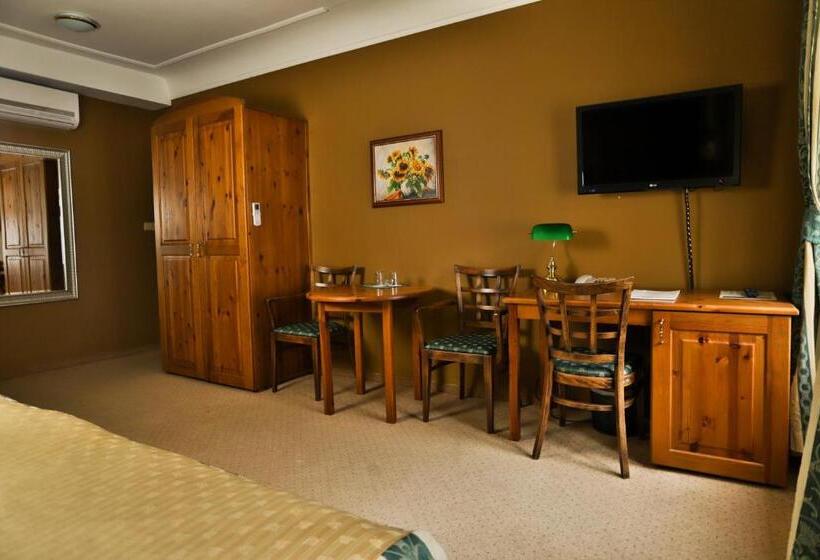 Quarto Estandar, U Schnellu