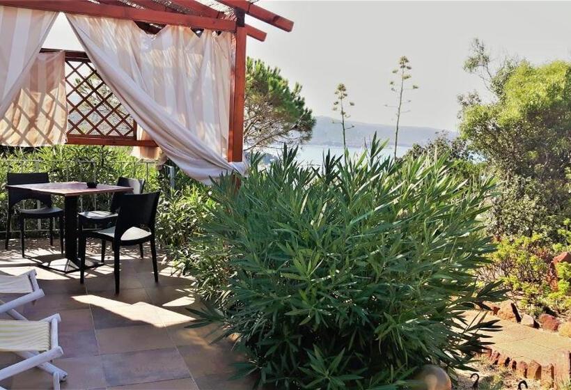 Четырехместный Номер Стандарт Вид на Море, Villa Belfiori