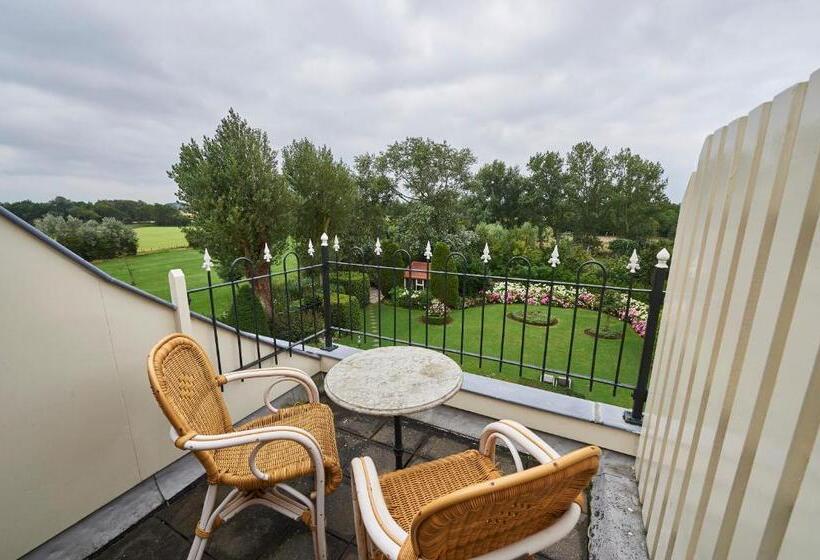 Номер Стандарт с Балконом, Villa Magnolia