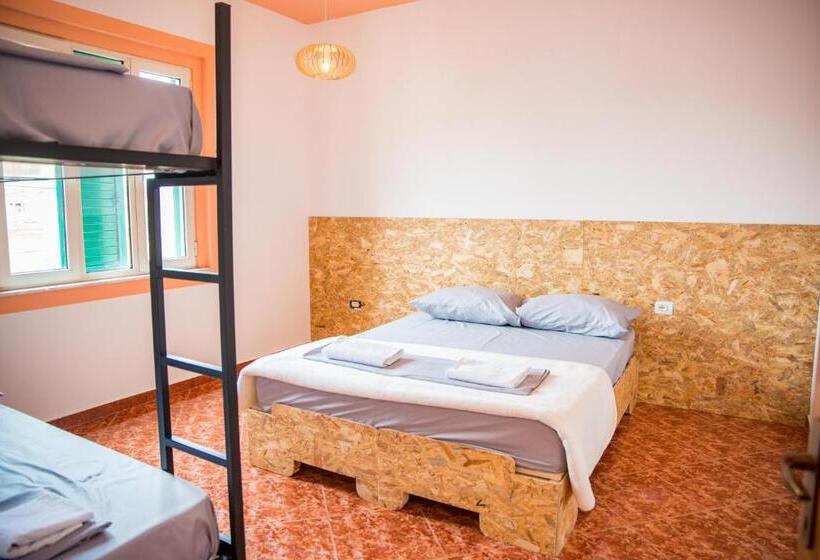 스탠다드 룸 산 전망, Our Way Guest House & Hostel