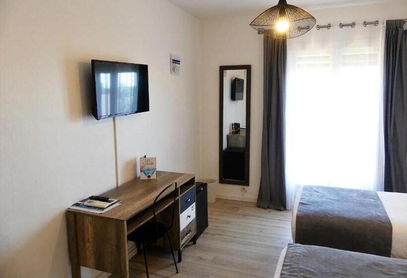 غرفة كمفورت مع تراس, Hôtel De La Vierge Noire