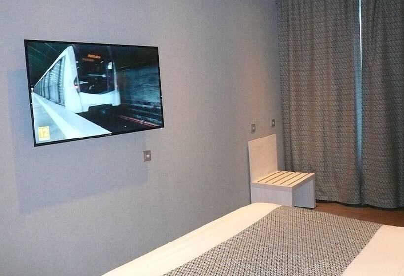 Номер Престиж, Hôtel L'européen