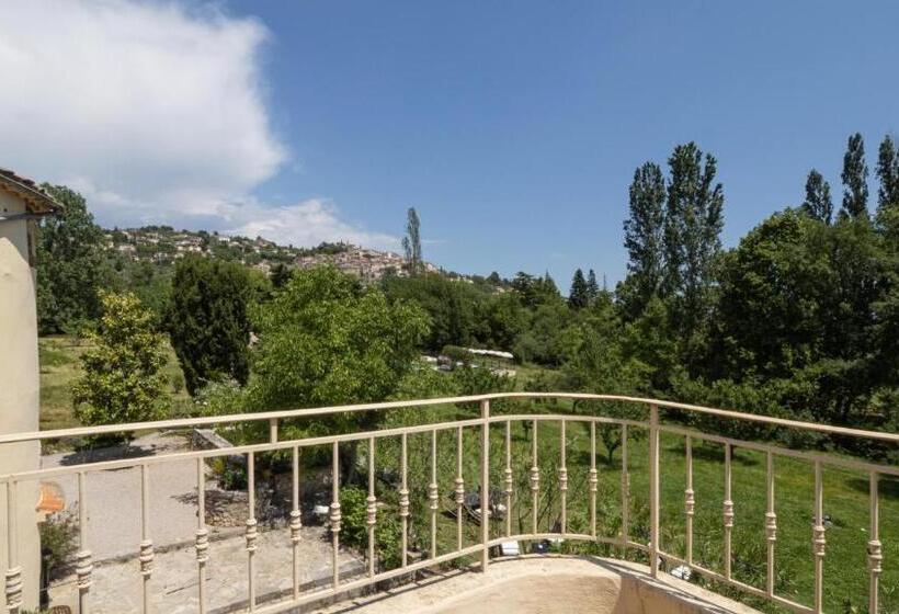 Comfort room with terrace, Restaurant Le Moulin De La Camandoule