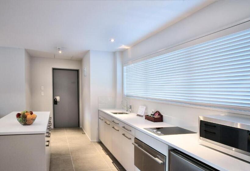 스위트, The St James Premium Accommodation