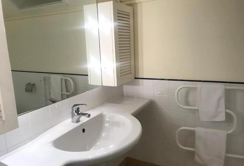 Апартаменты 2 Спальни Вид на Море, Bruce Waterfront Apartments