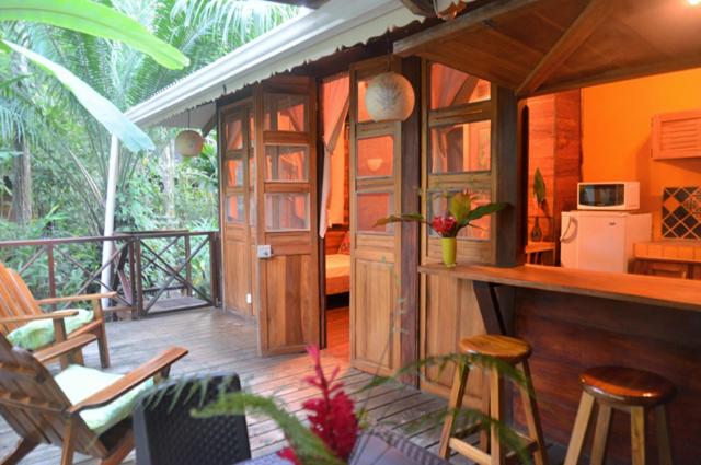 家族用バンガロー, Pachamama Jungle River Lodge   Punta Uva