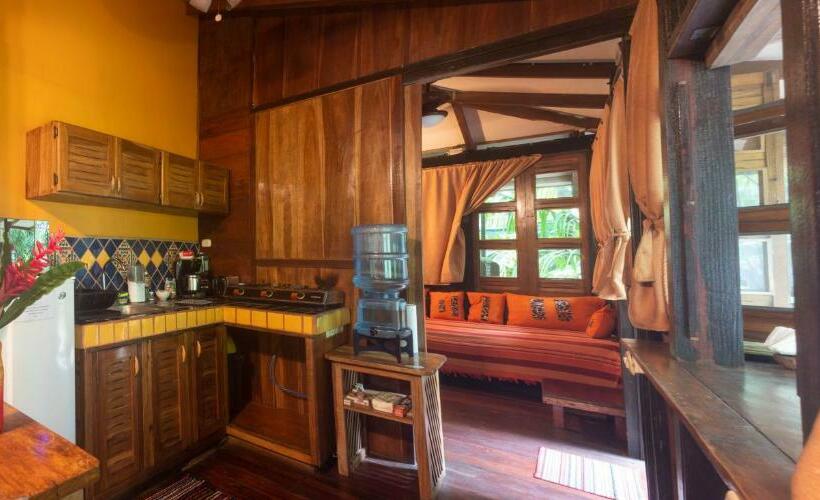 家族用バンガロー, Pachamama Jungle River Lodge   Punta Uva