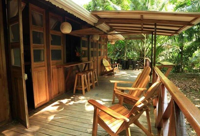 家族用バンガロー, Pachamama Jungle River Lodge   Punta Uva