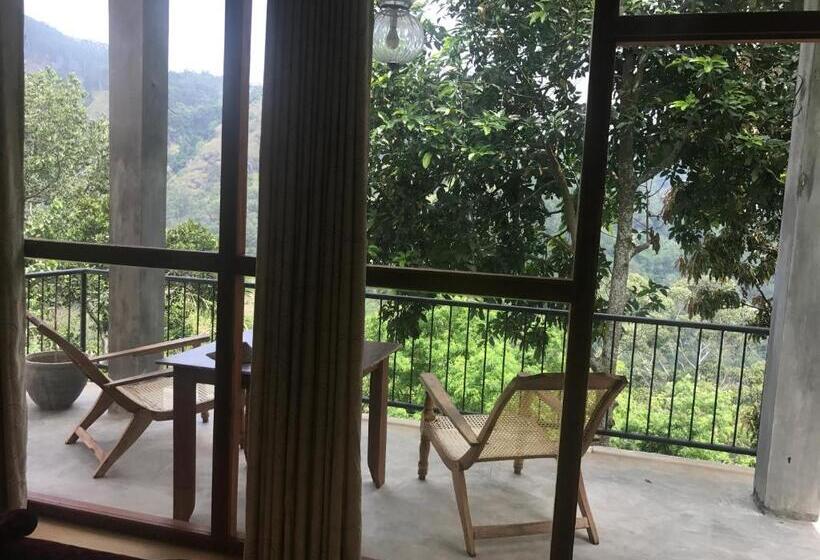Номер Стандарт Трехместный, Raveena Guest House