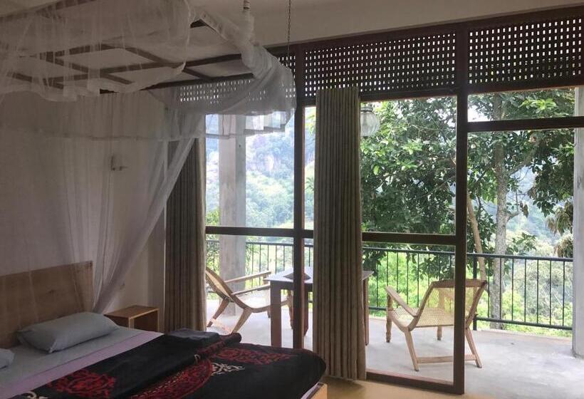 Номер Стандарт Трехместный, Raveena Guest House