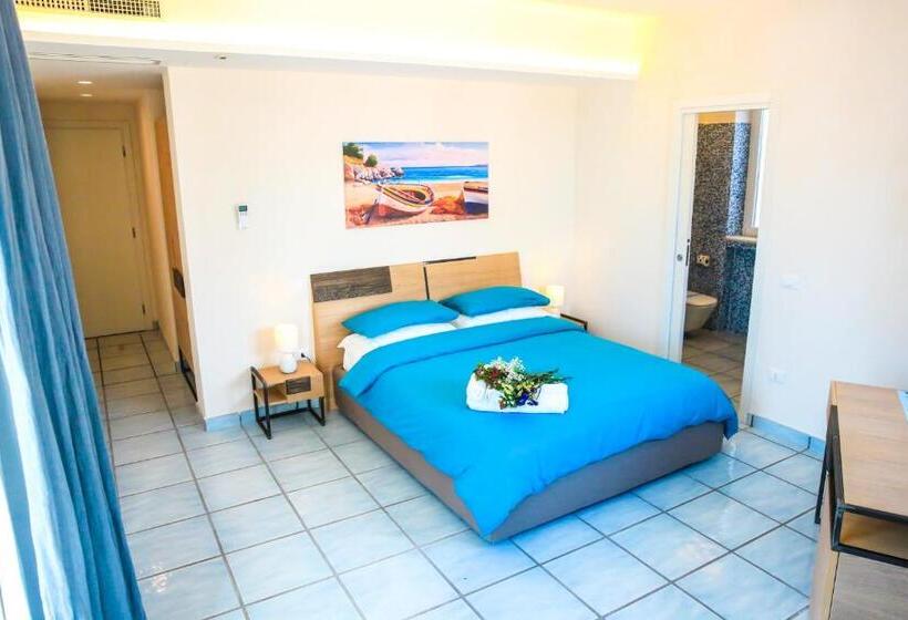オーシャンビューデラックスルームバルコニー付き, Il Viaggiatore Gaeta Medievale B&b