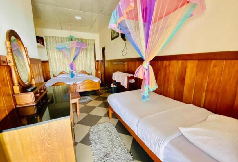 اتاق استاندارد سه نفره, Srilak View Holiday Inn