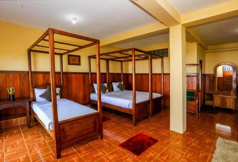 اتاق لوکس سه تخته, Srilak View Holiday Inn