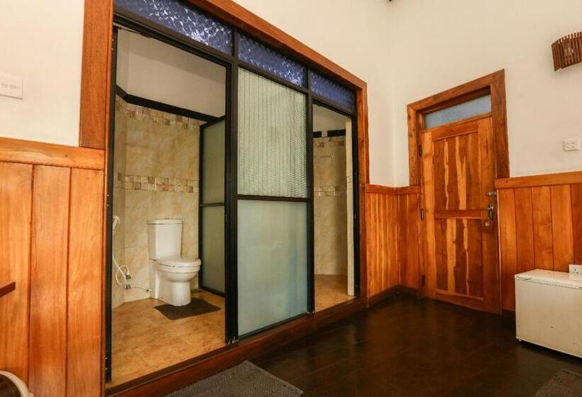 Номер Deluxe Одноместный, Srilak View Holiday Inn
