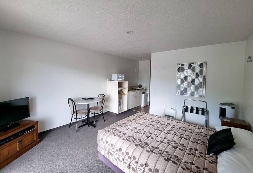 Студия Стандарт, Asure Highpark Motor Inn
