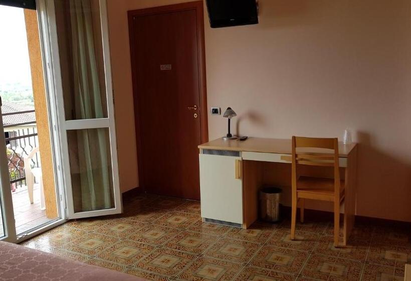 Номер Стандарт, La Collina