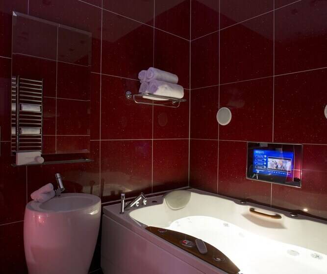 Номер Superior Кровать Кинг, The Clarence Boutique Rooms