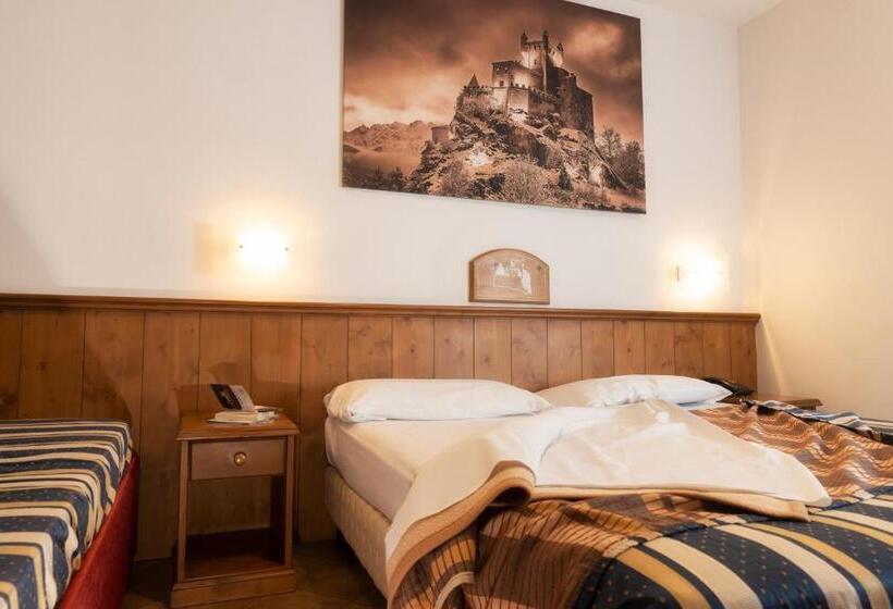 اتاق استاندارد سه نفره, Residence Chateau
