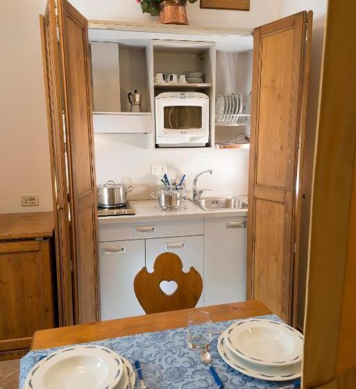 استودیوی استاندارد, Residence Chateau