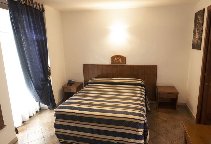 اتاق استاندارد یک نفره, Residence Chateau