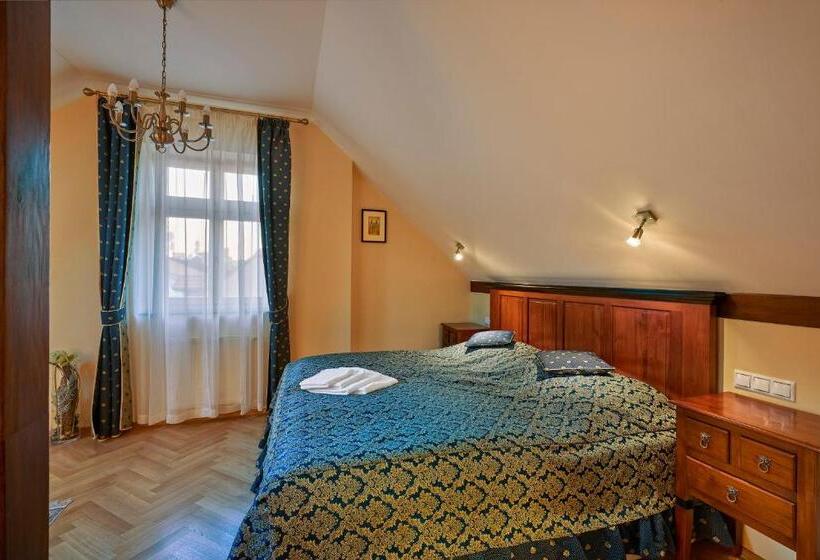 Quarto Deluxe com Sacada, Salvator