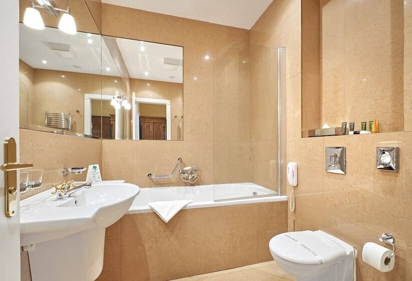 Quarto Deluxe com Sacada, Salvator
