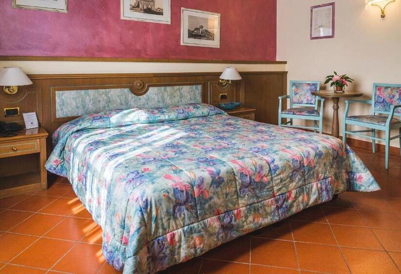 Quarto Estandar, Villa Sonnino