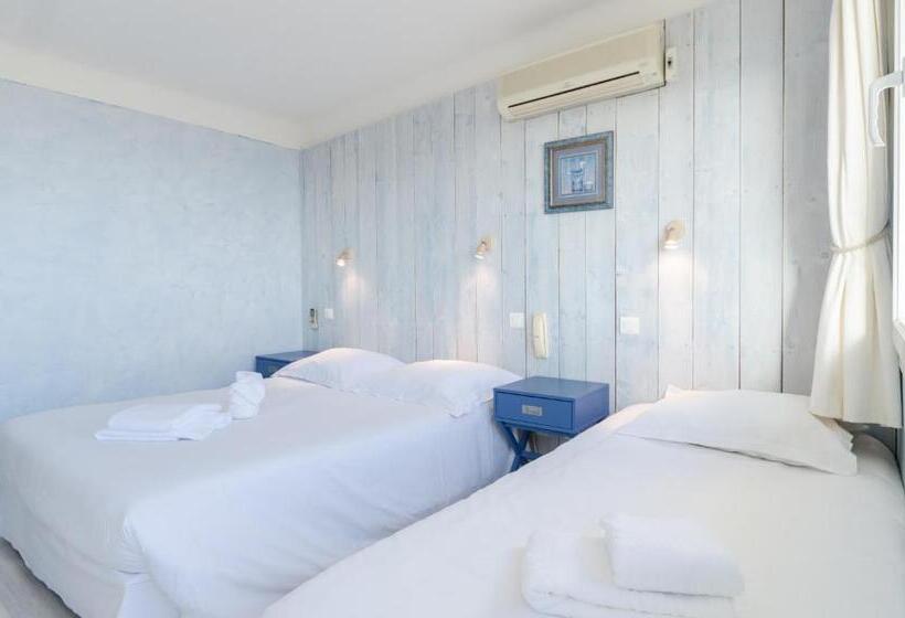 اتاق استاندارد سه نفره با چشم‌انداز کنار دریا, Cap Nègre Hôtel