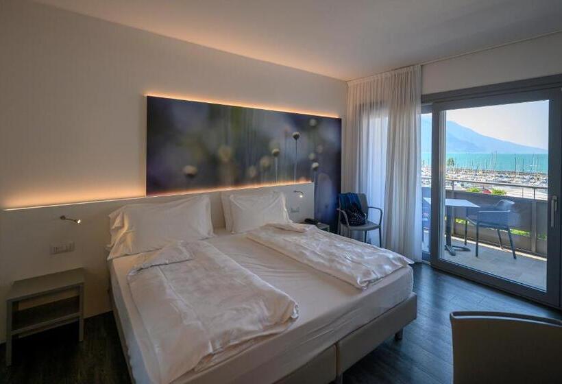 Superior room with lake view, Riviera
