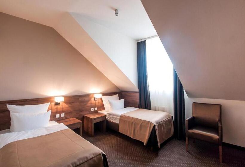 Quarto Estandar, Gem