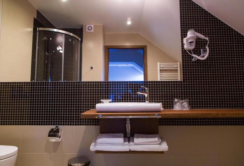 Quarto Triplo Superior, Gem