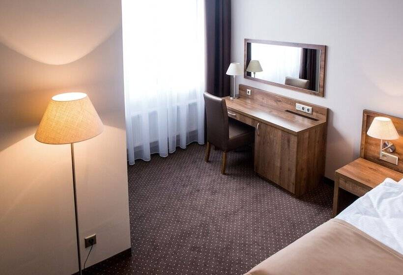 Quarto Estandar Individual, Gem