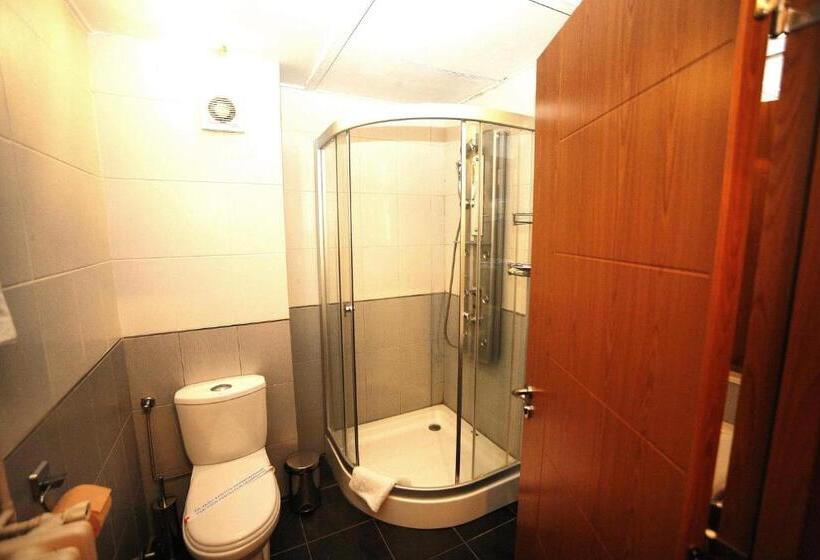 سوییت خانوادگی, Golden Inn