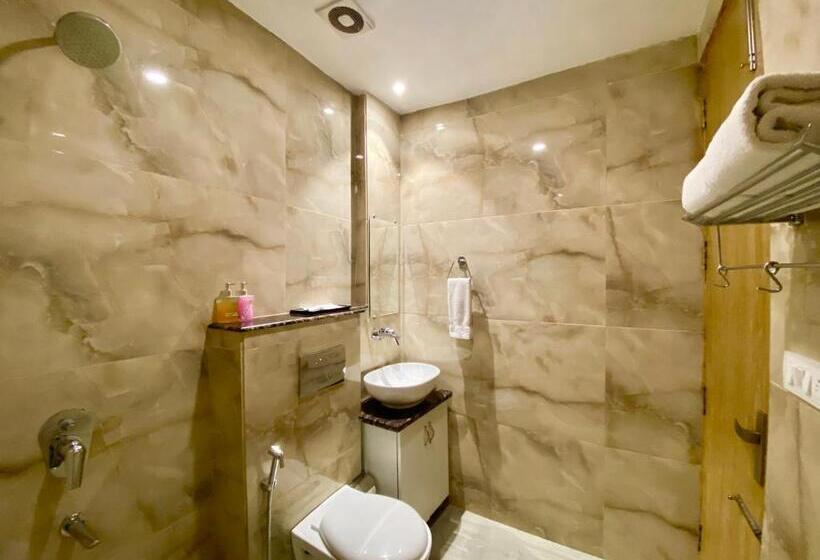 Номер Стандарт Трехместный, Arogyadham Retreat