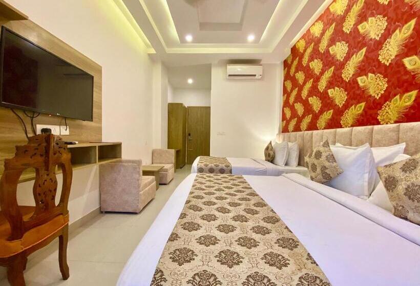Номер Стандарт Трехместный, Arogyadham Retreat