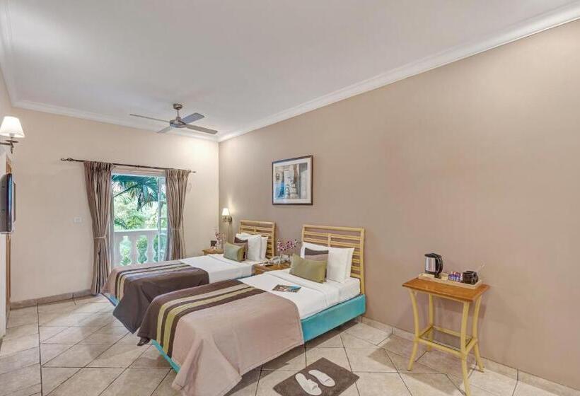 高级大房间, Club Mahindra Emerald Palms, Goa
