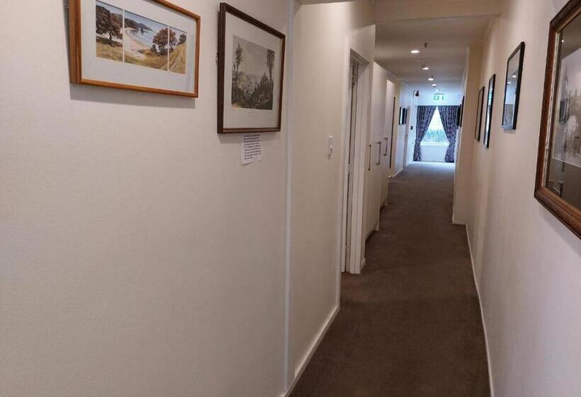Студия Стандарт, At Eden Park Motel