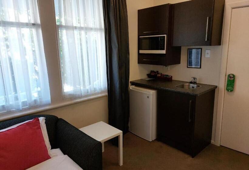 Апартаменты 1 Спальня, At Eden Park Motel