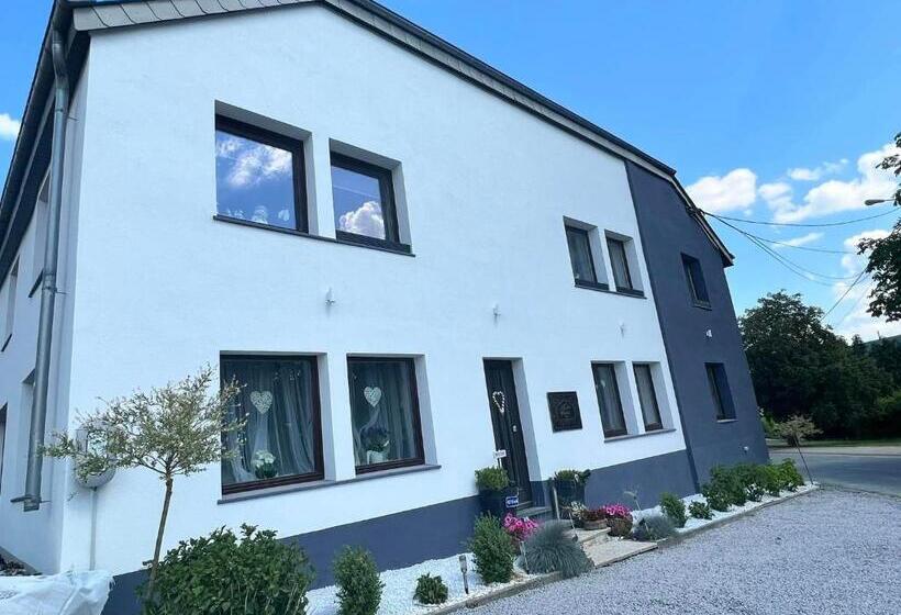 Апартаменты 3 Спальни, Le Clos Fleuri