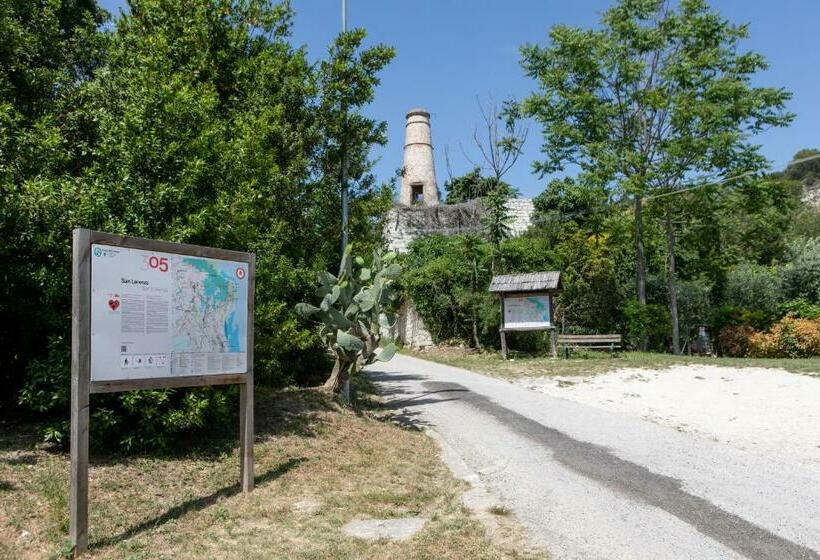 اتاق استاندارد اینتریور, Fonte D Olio Conero Relais