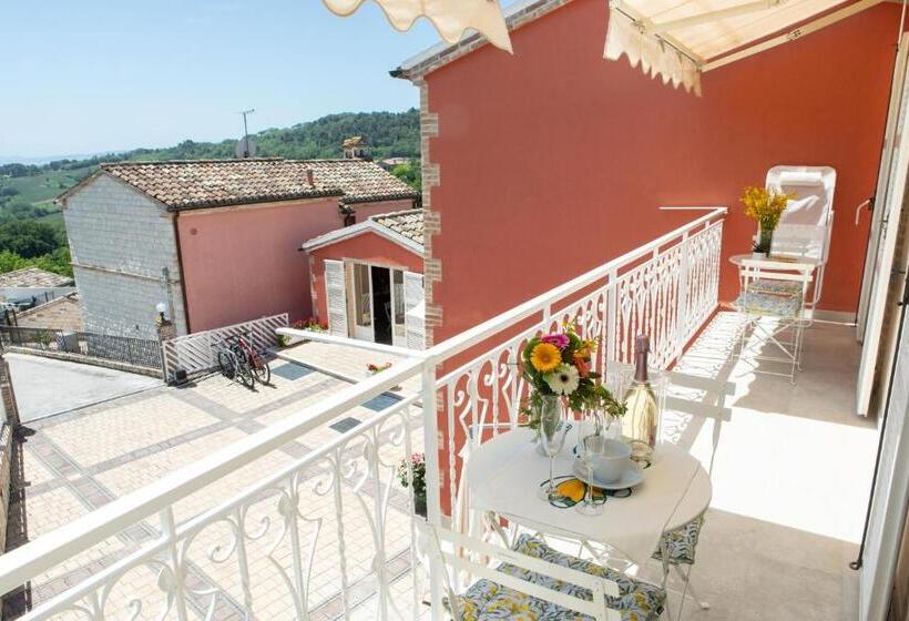 اتاق لوکس با بالکن, Fonte D Olio Conero Relais