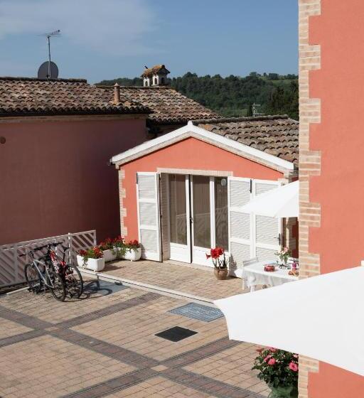 سوییت خانوادگی, Fonte D Olio Conero Relais