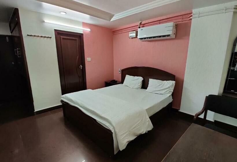 Номер Deluxe, Gangavaram Residency