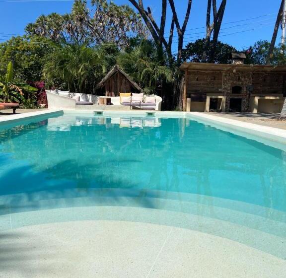 سوییت, Lions  Luxury Eco Resort & Spa