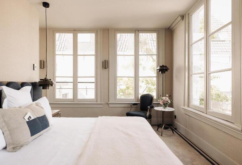 Quarto Superior Vista Jardim, 717